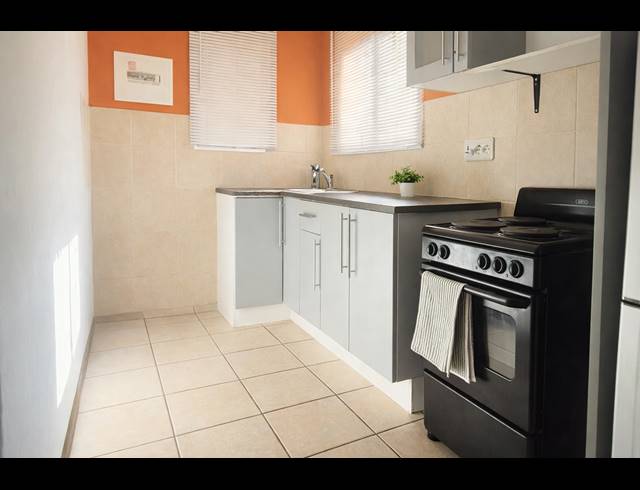 3 BEDROOM TOWNHOUSE FOR SALE IN PROTEA GLEN
